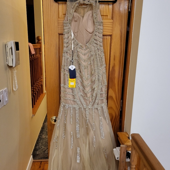 Royal Queen collection jeweled formal gown size 6 NWT BEIGE AND GOLD - Picture 5 of 6